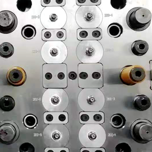 multi cavities moulds of small caps core